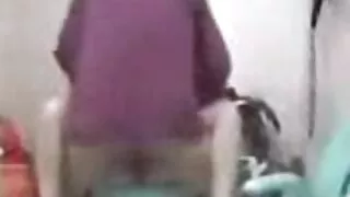 হুরিশ সাদা স্ত্রী ফে ...