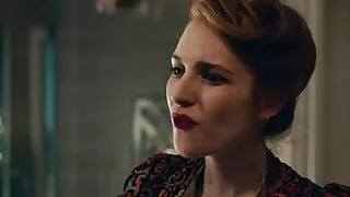 স্লিম ফর্সা চুলের ছা ...