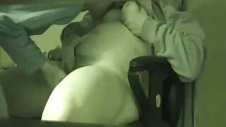 অল্পবয়সী কিঙ্কি মান ...